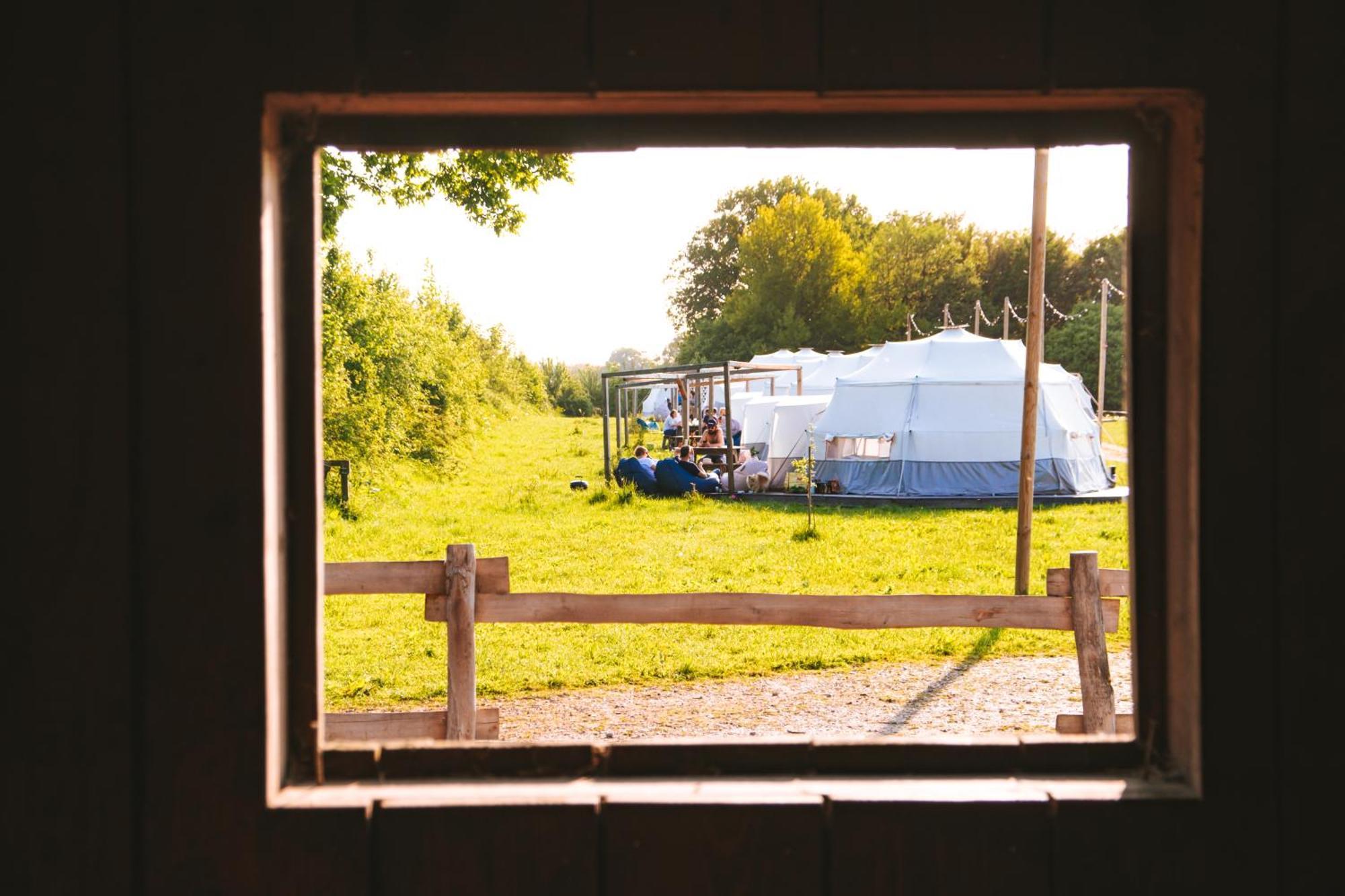 ホテル Domo Camp - Nature Glamping Hof Viehbrook Rendswuhren エクステリア 写真